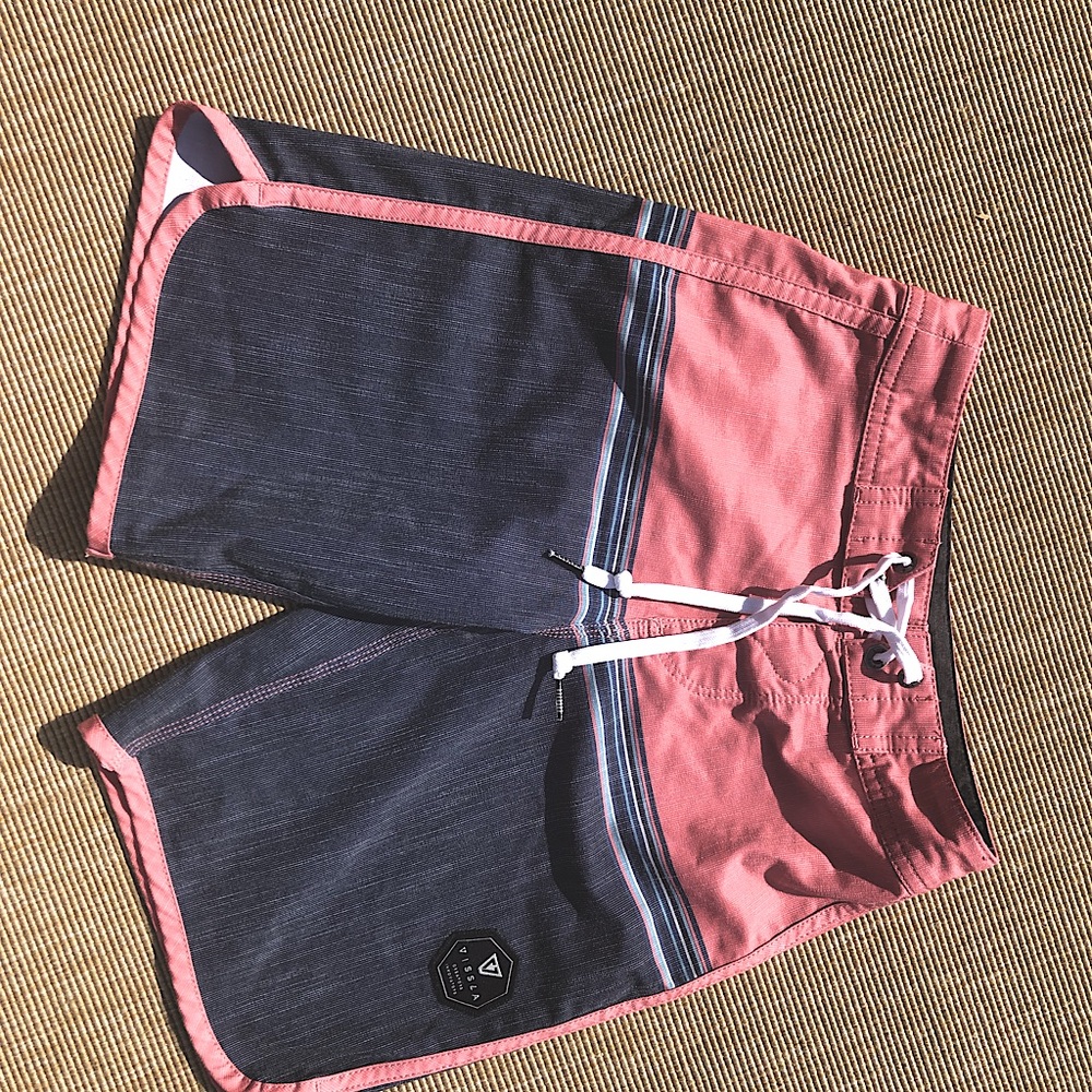 VISSLA boys shorts size 22